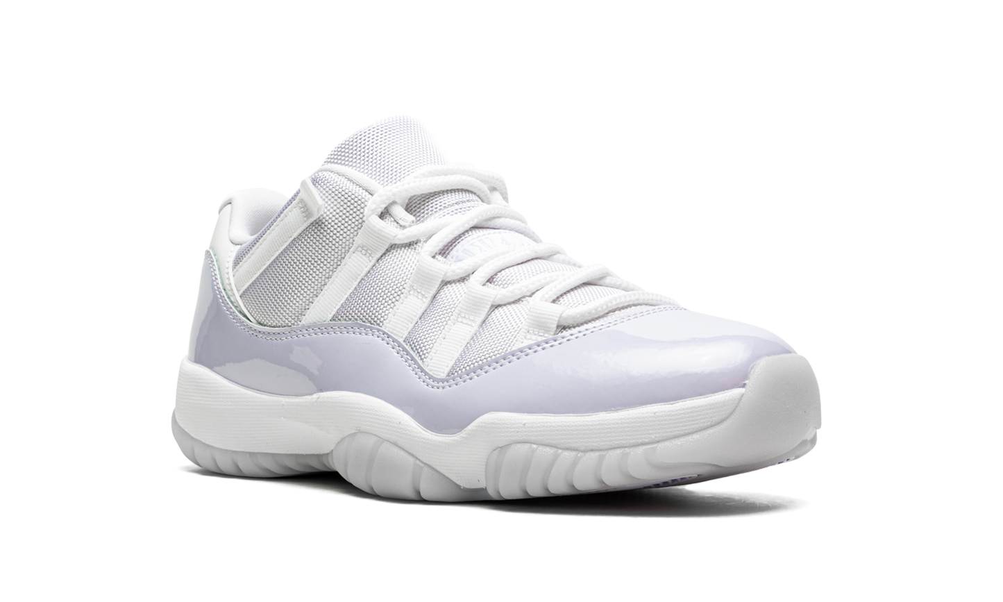 AIR JORDAN 11 LOW WMNS "Pure Violet"