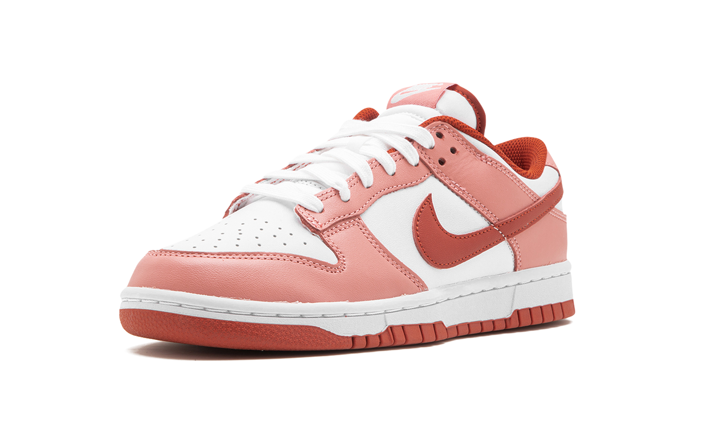 DUNK LOW WMNS "Red Stardust"