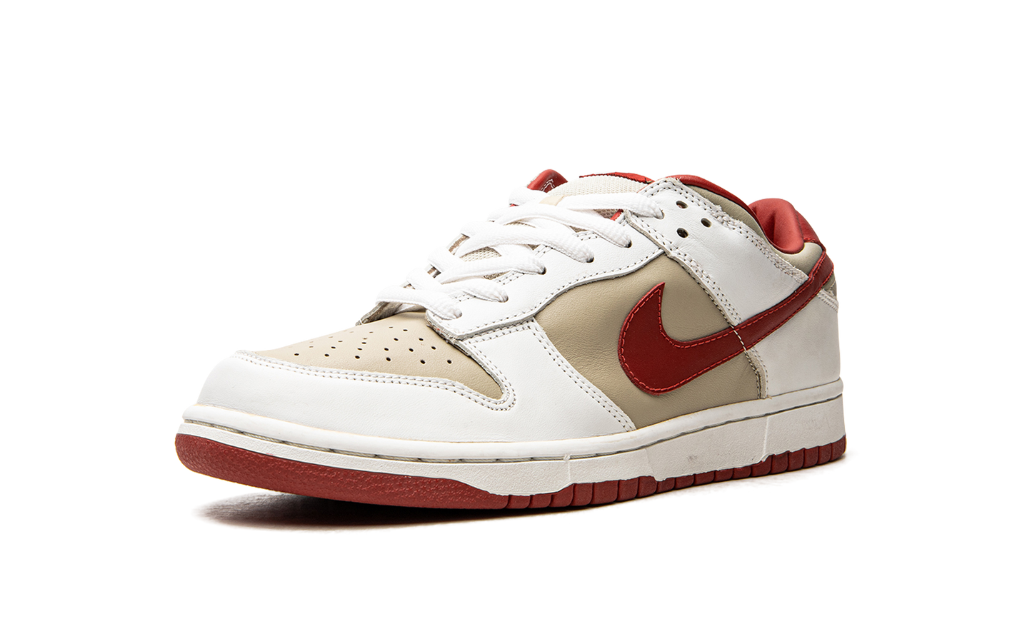 DUNK LO PRO MNS WMNS "Light Stone Varsity Red"