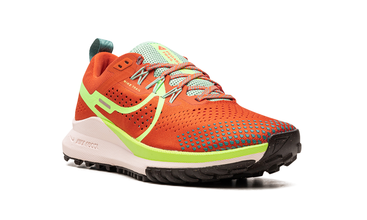 NIKE PEGASUS TRAIL 4 WMNS "Mantra Orange"