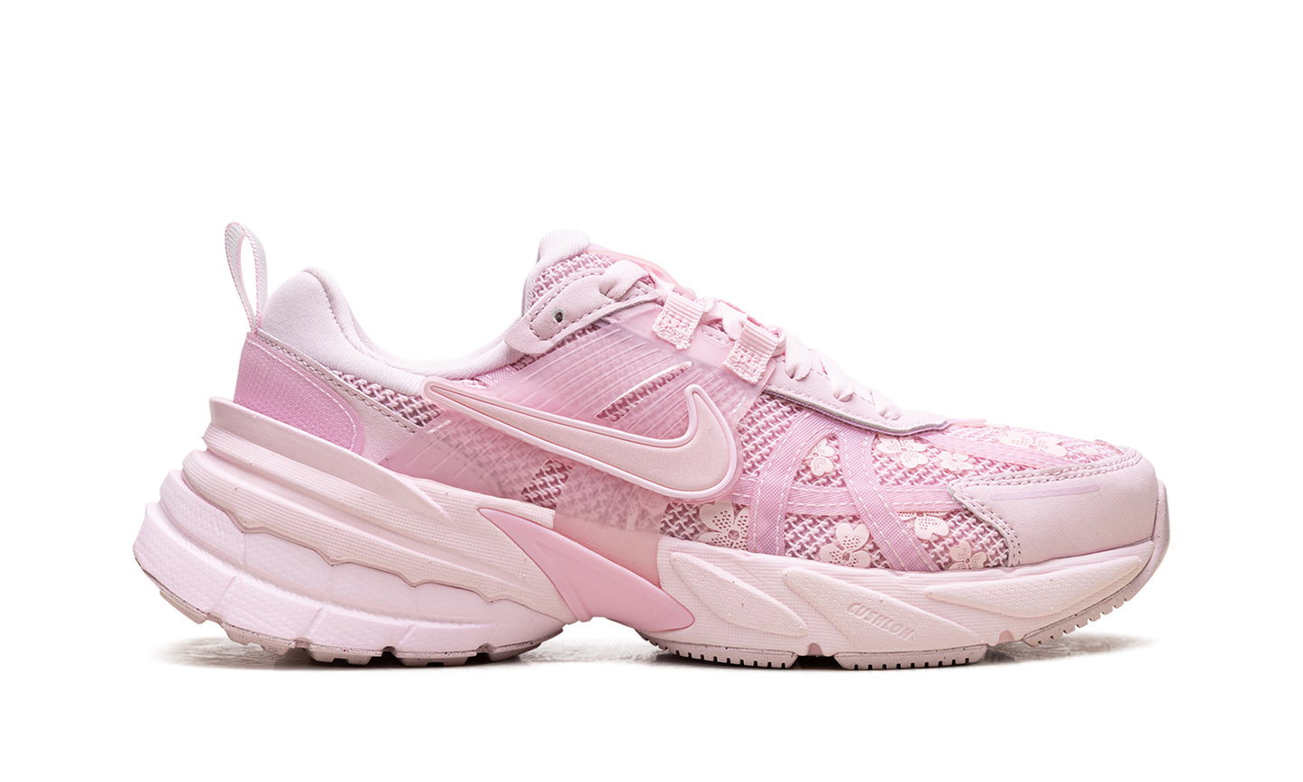 V2K Run WMNS "Pink Foam Arctic Pink"