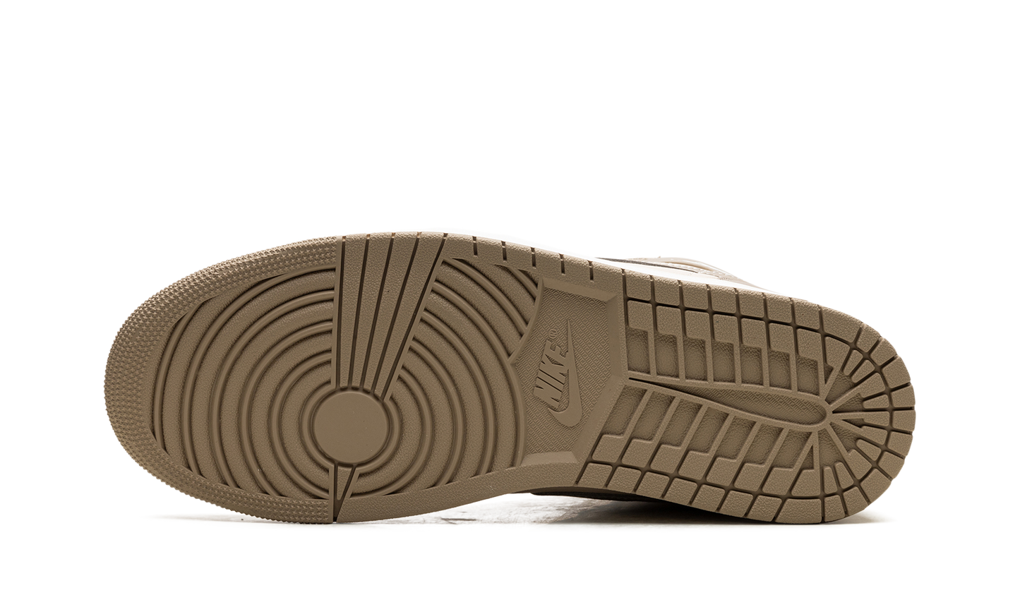 Air Jordan 1 Mid "LEGEND LIGHT BROWN"