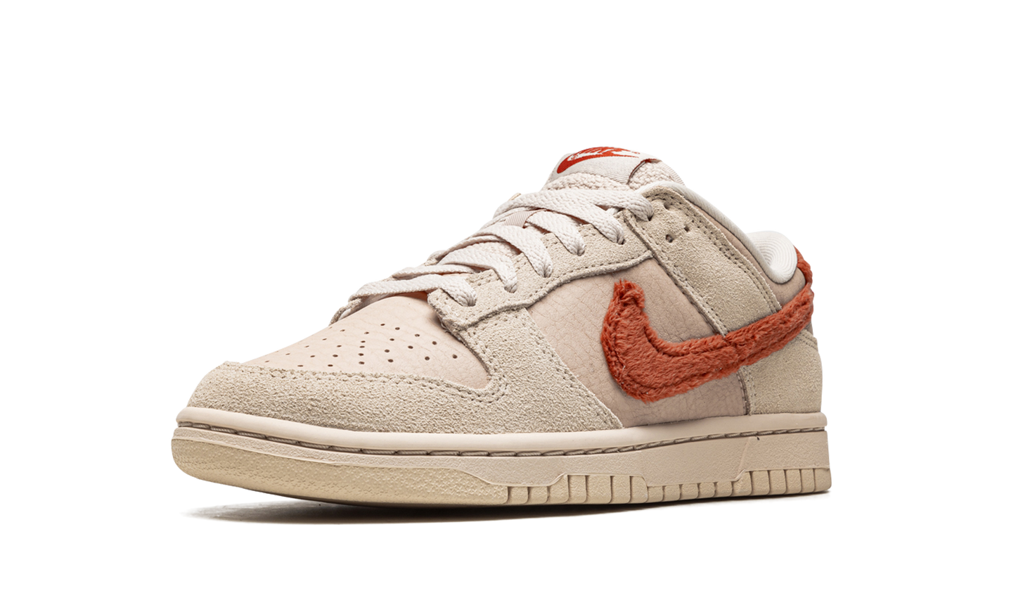 DUNK LO MNS WMNS "Terry Swoosh"