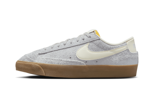 Blazer Low '77 Vintage WMNS "Football Grey Gum"