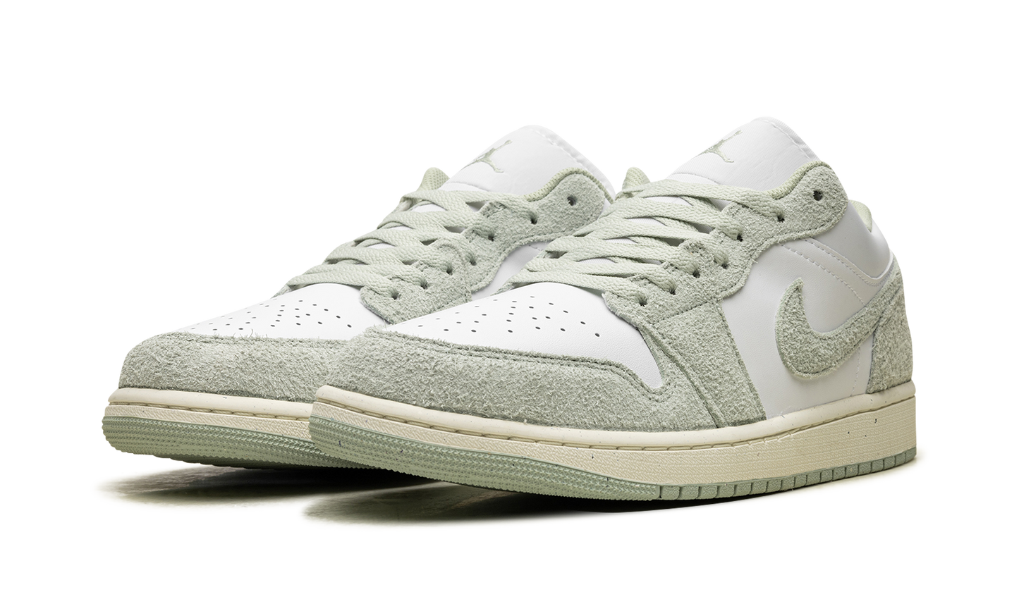 Air Jordan 1 Low SE "Seafoam"
