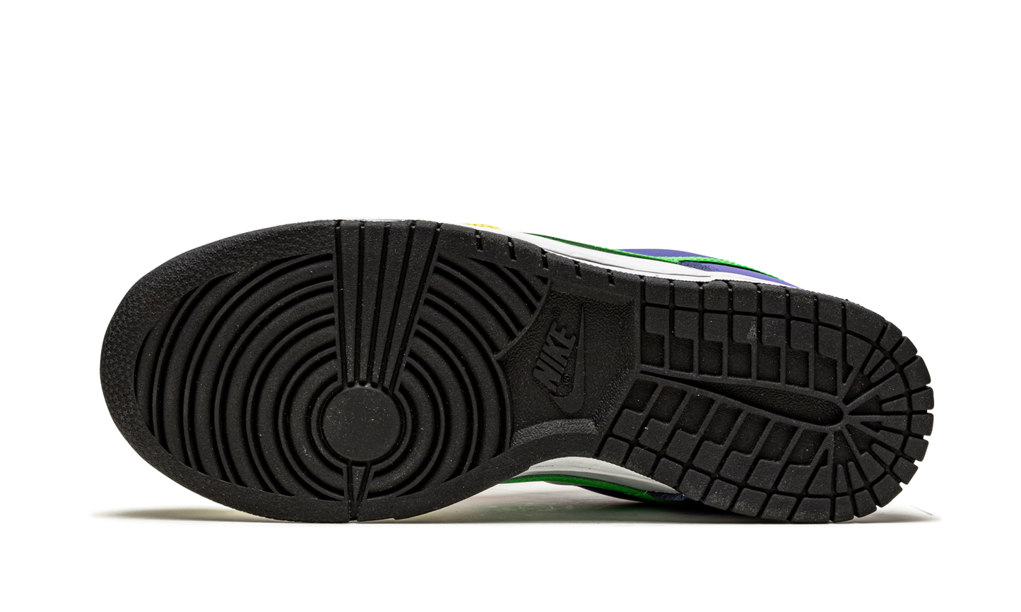 DUNK LOW WMNS "Green Strike"