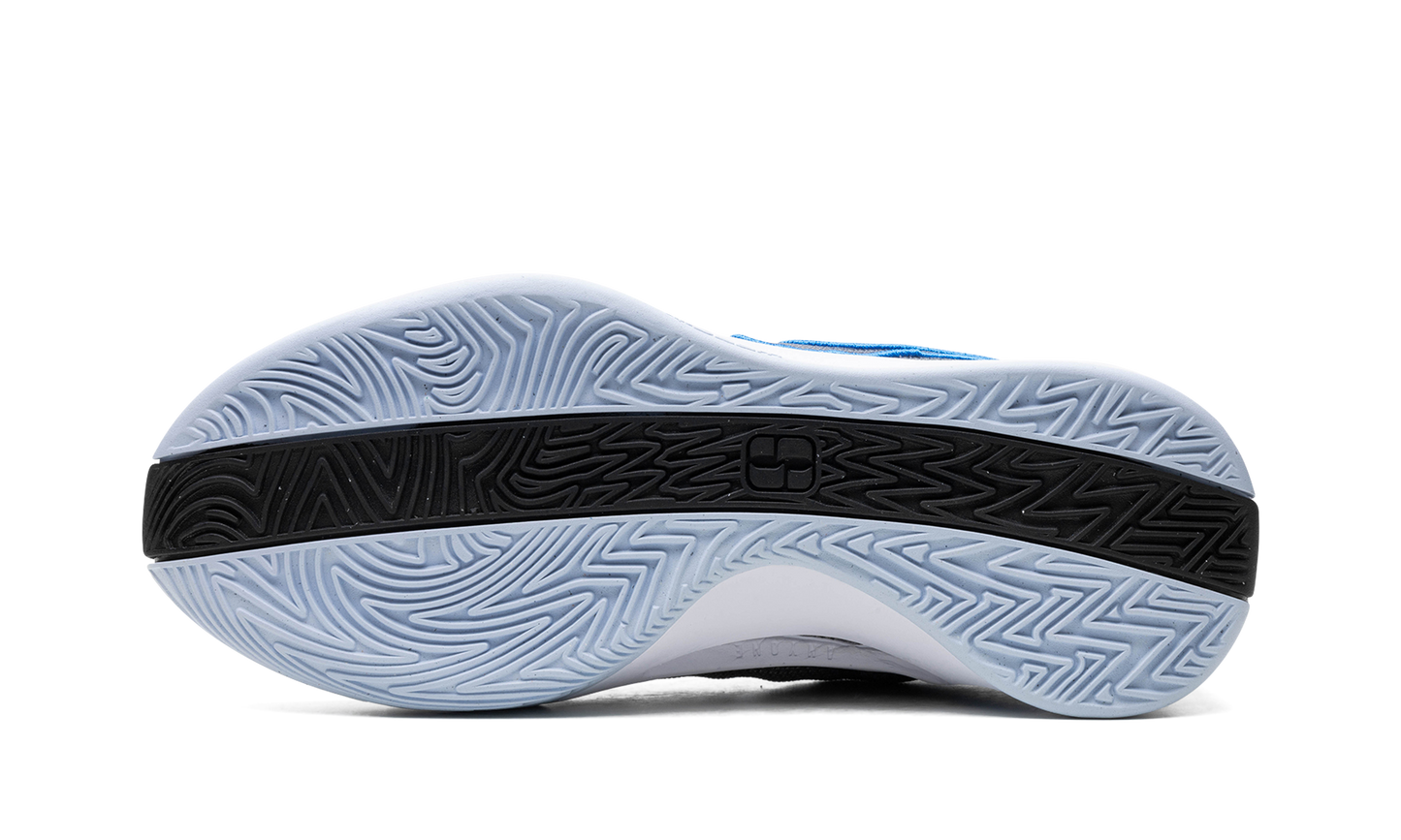 Sabrina 1 "Family Bonds"