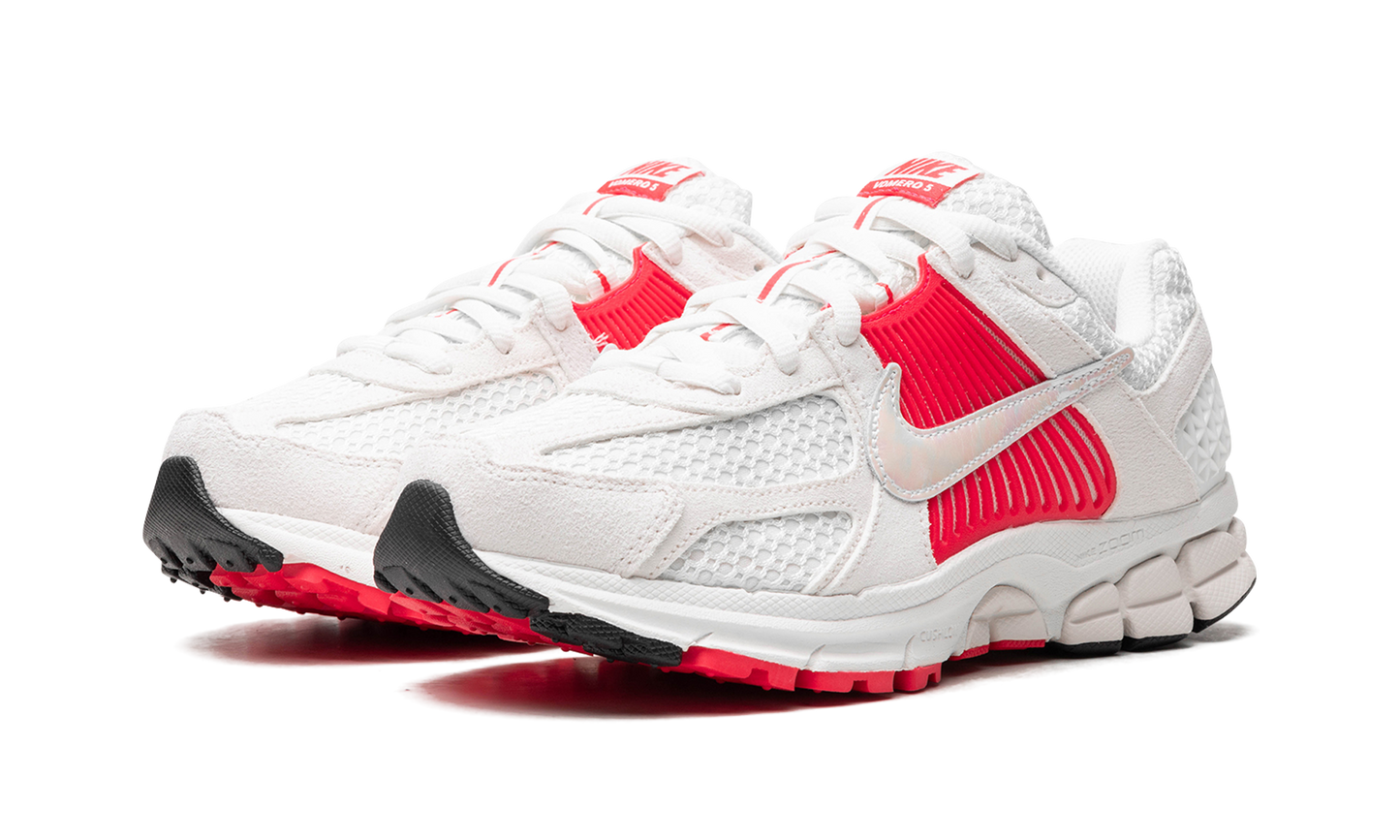 Air Zoom Vomero 5 WMNS "Siren Red"