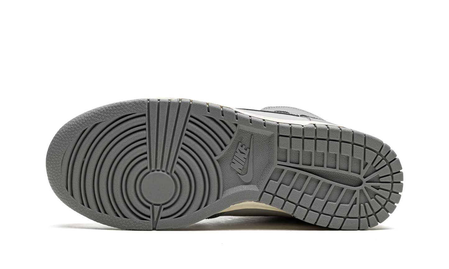 DUNK HIGH WMNS "Aged"