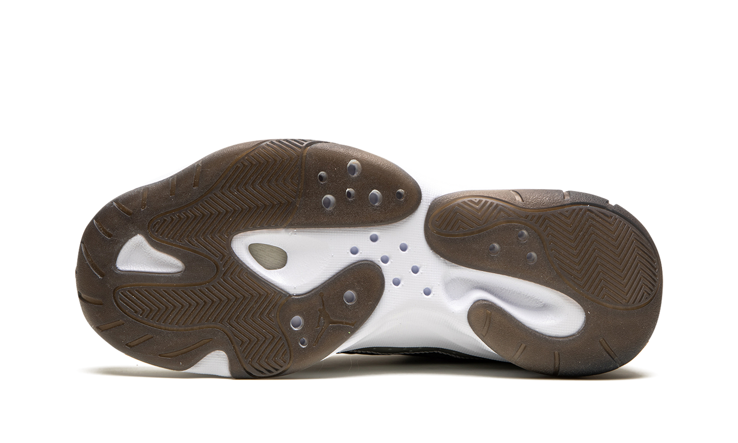 AIR JORDAN 11 CMFT LO WMNS