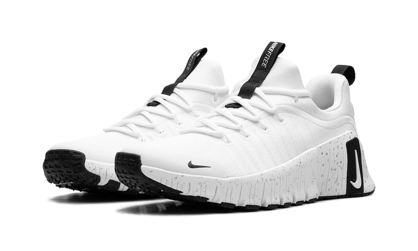 Free Metcon 6 WMNS "White Metallic Silver Light Smoke Grey Black"