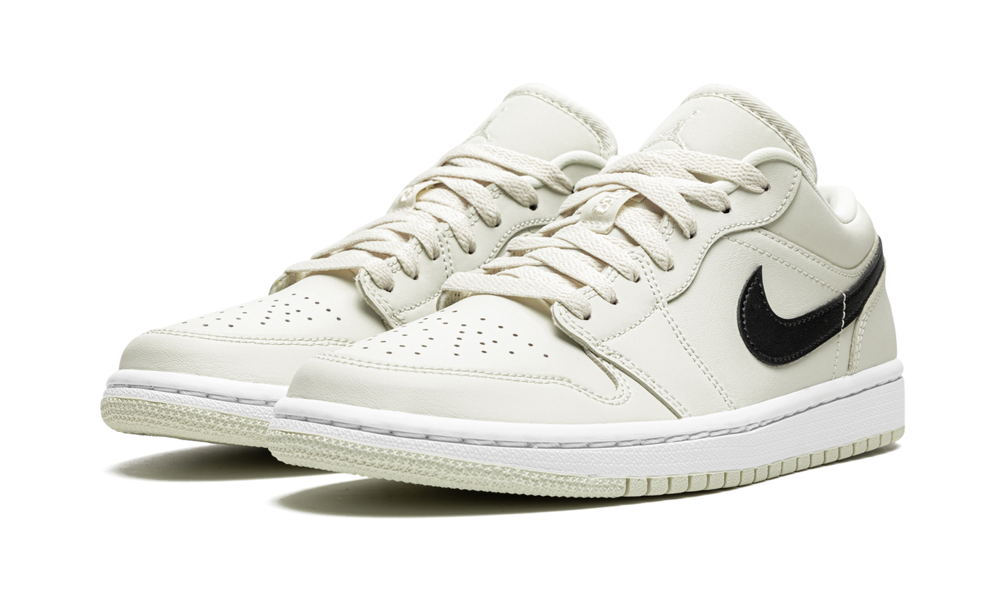 AIR JORDAN 1 LO WMNS "Coconut Milk"