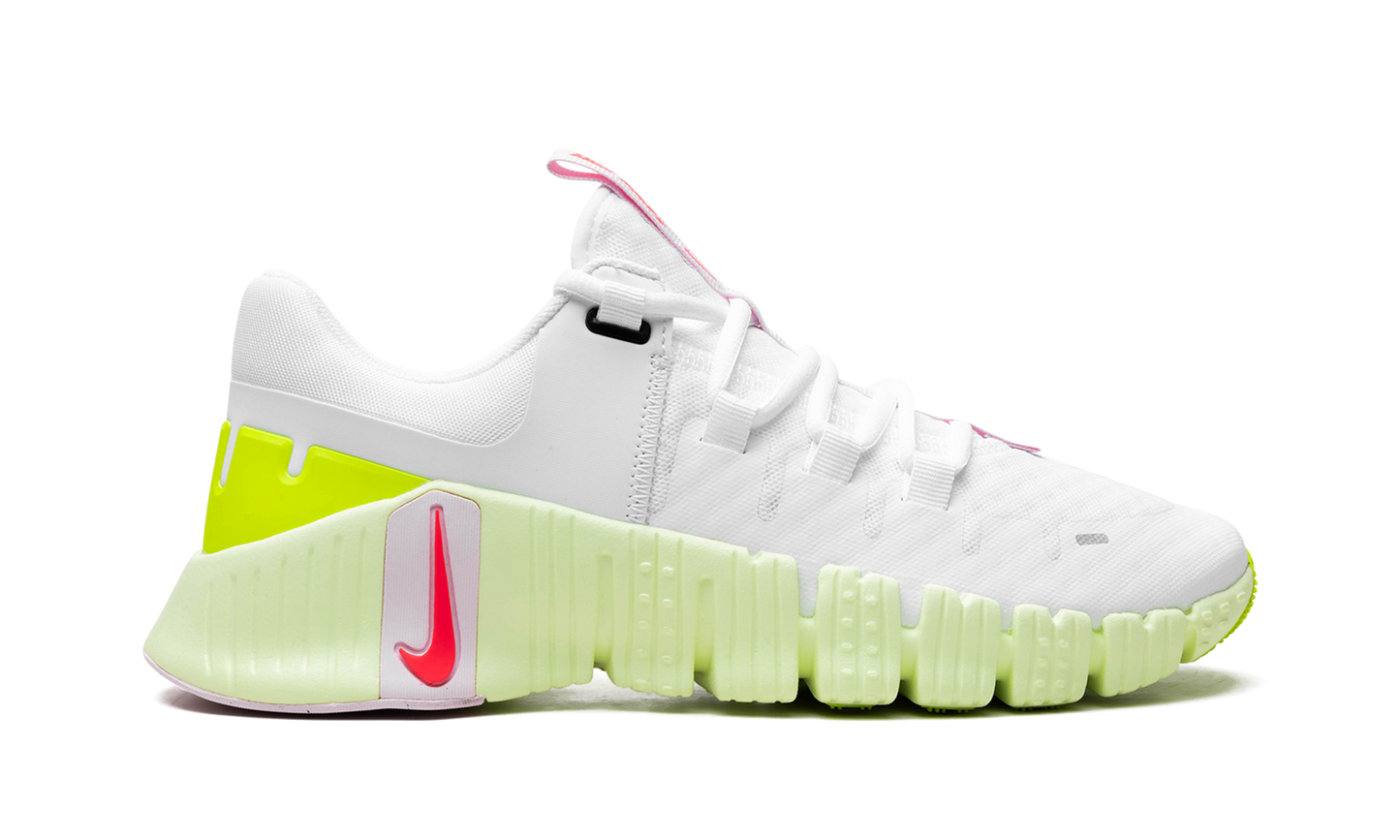 Free Metcon 5 WMNS "Barely Volt Pink Foam"