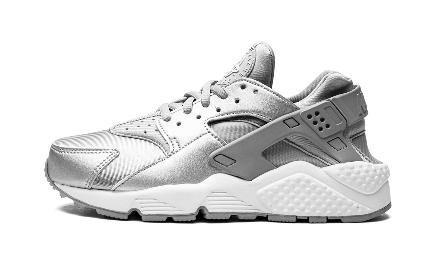 AIR HUARACHE RUN SE WMNS