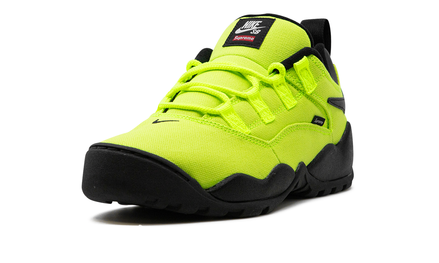 SB Darwin Low "Supreme - Volt"