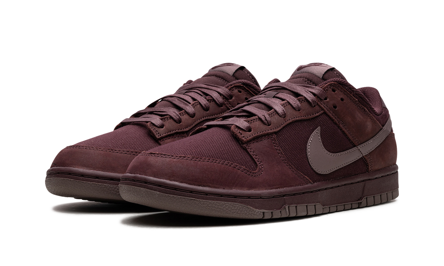 Dunk Low "Burgundy Crush"