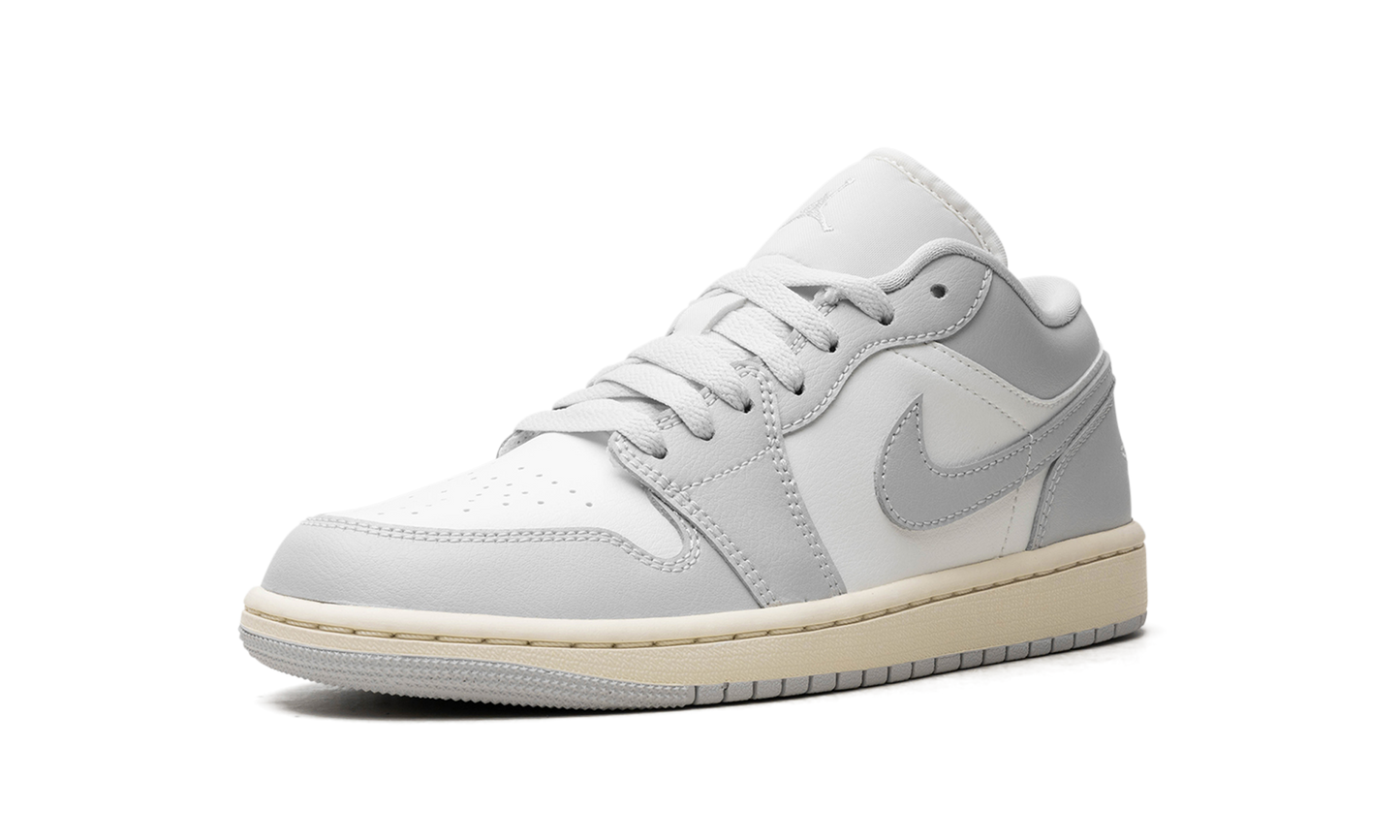 Air Jordan 1 WMNS "Light Grey"