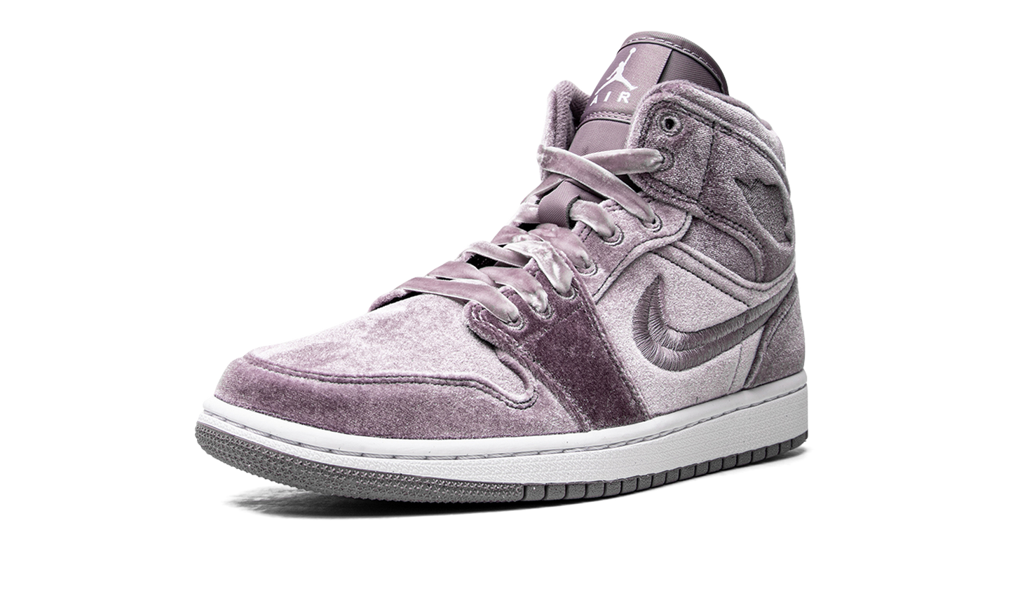 AIR JORDAN 1 MID SE WMNS "Purple Velvet"