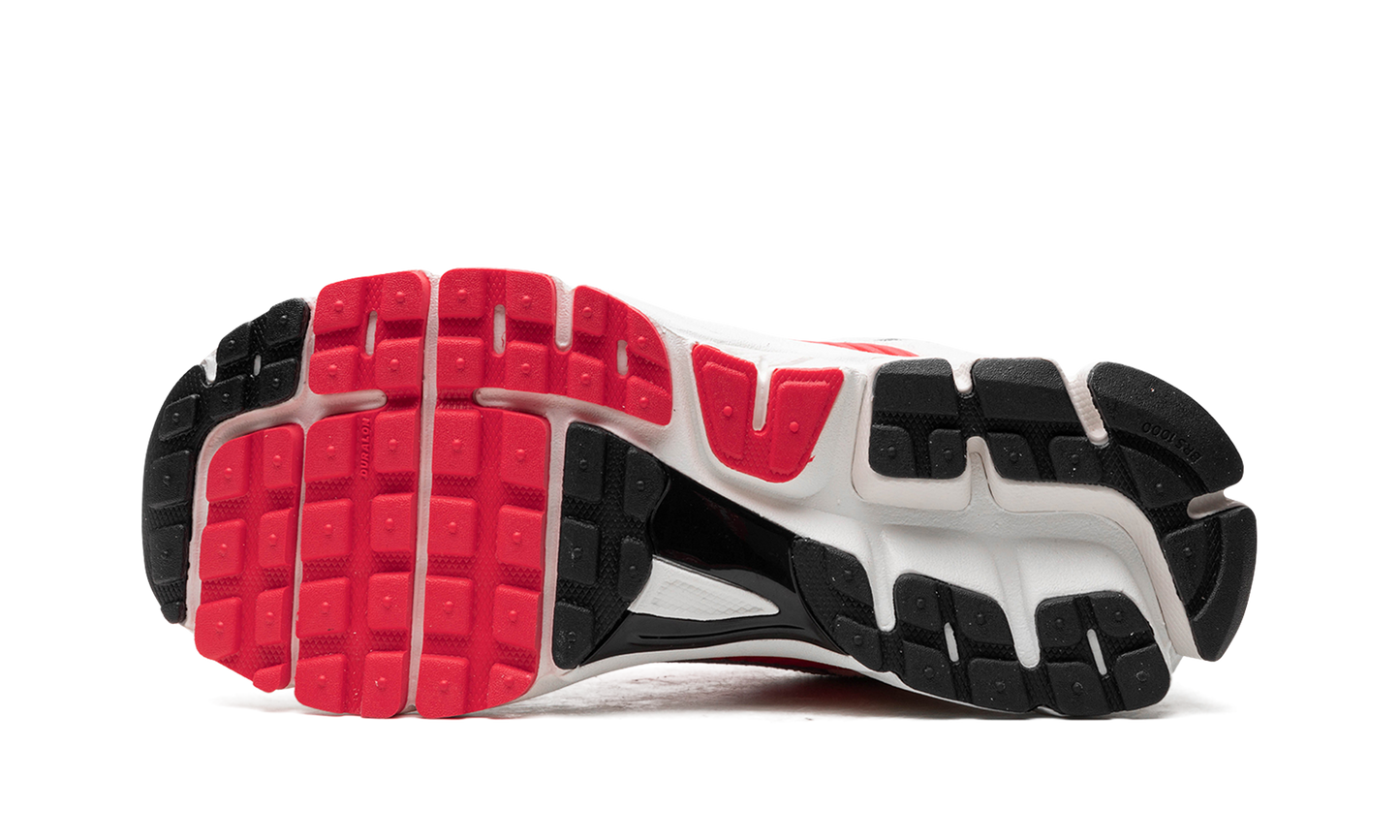 Air Zoom Vomero 5 WMNS "Siren Red"