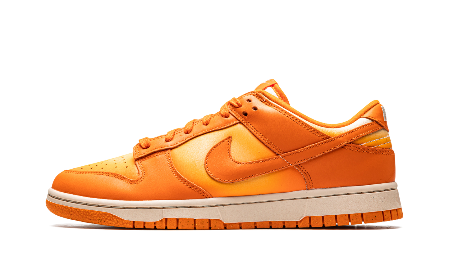 DUNK LO MNS WMNS "Magma Orange"