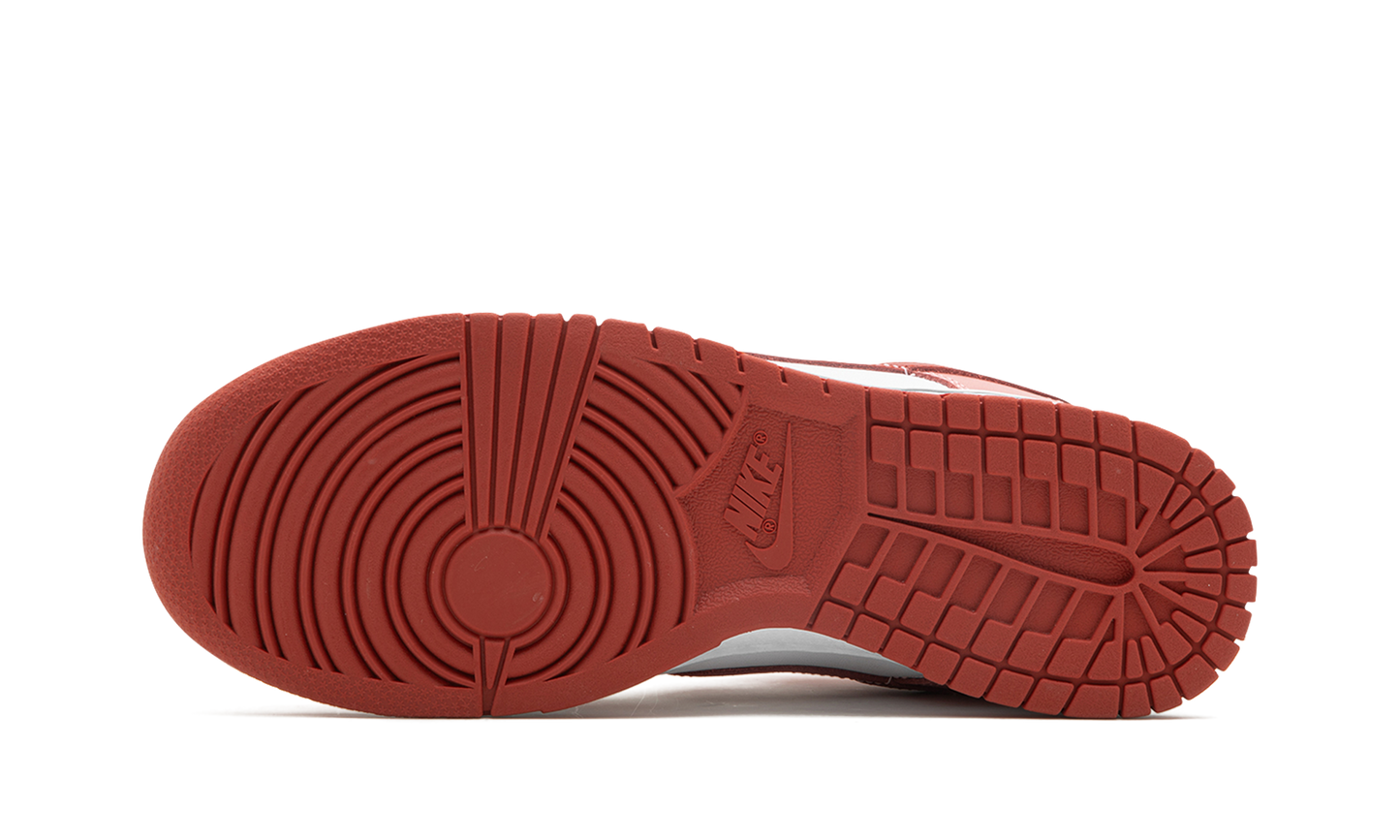 DUNK LOW WMNS "Red Stardust"