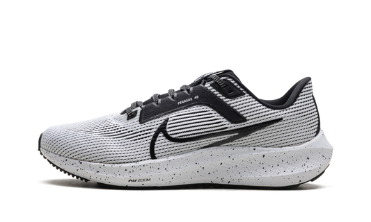 Air Zoom Pegasus 40 WMNS "White Black"