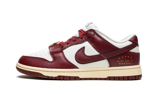 DUNK LOW WMNS "Just Do it - Team Red"