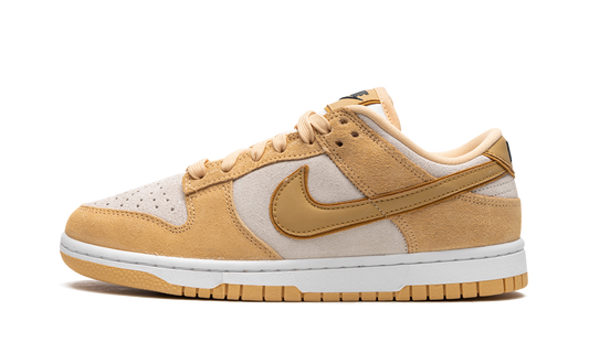DUNK LOW WMNS "Celestial Gold Suede"