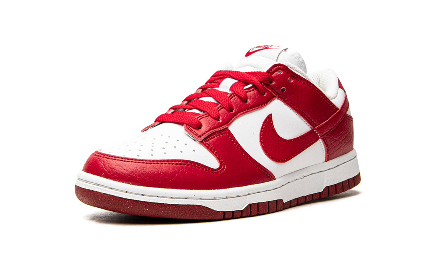 DUNK LOW NEXT NATURE WMNS "University Red"