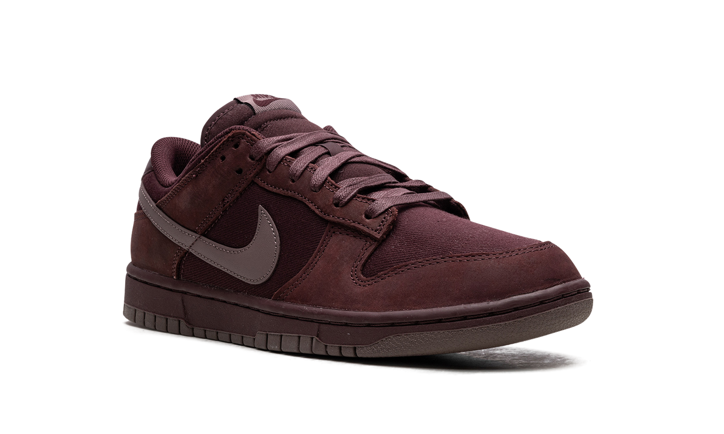 Dunk Low "Burgundy Crush"