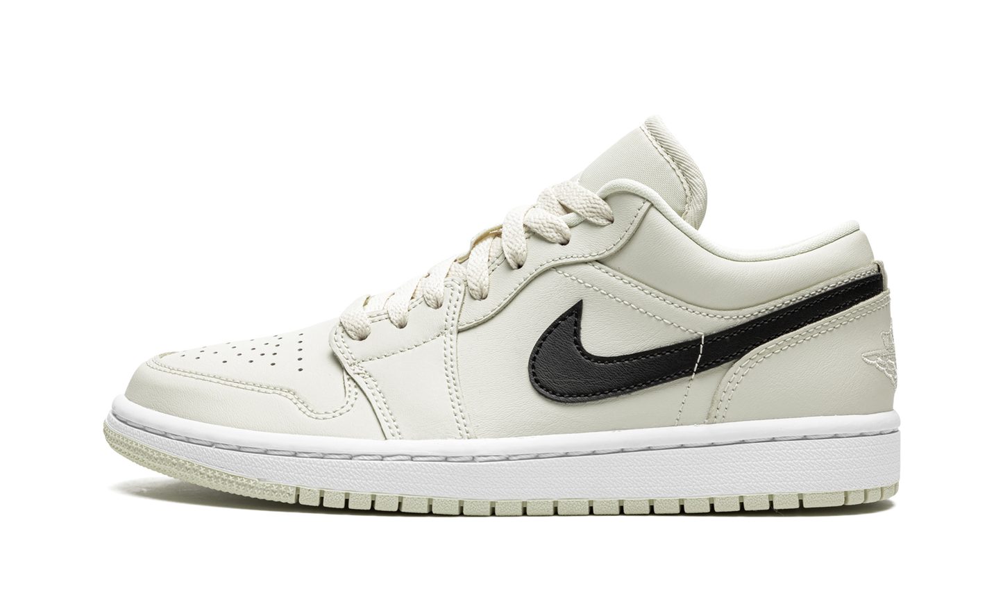 AIR JORDAN 1 LO WMNS "Coconut Milk"