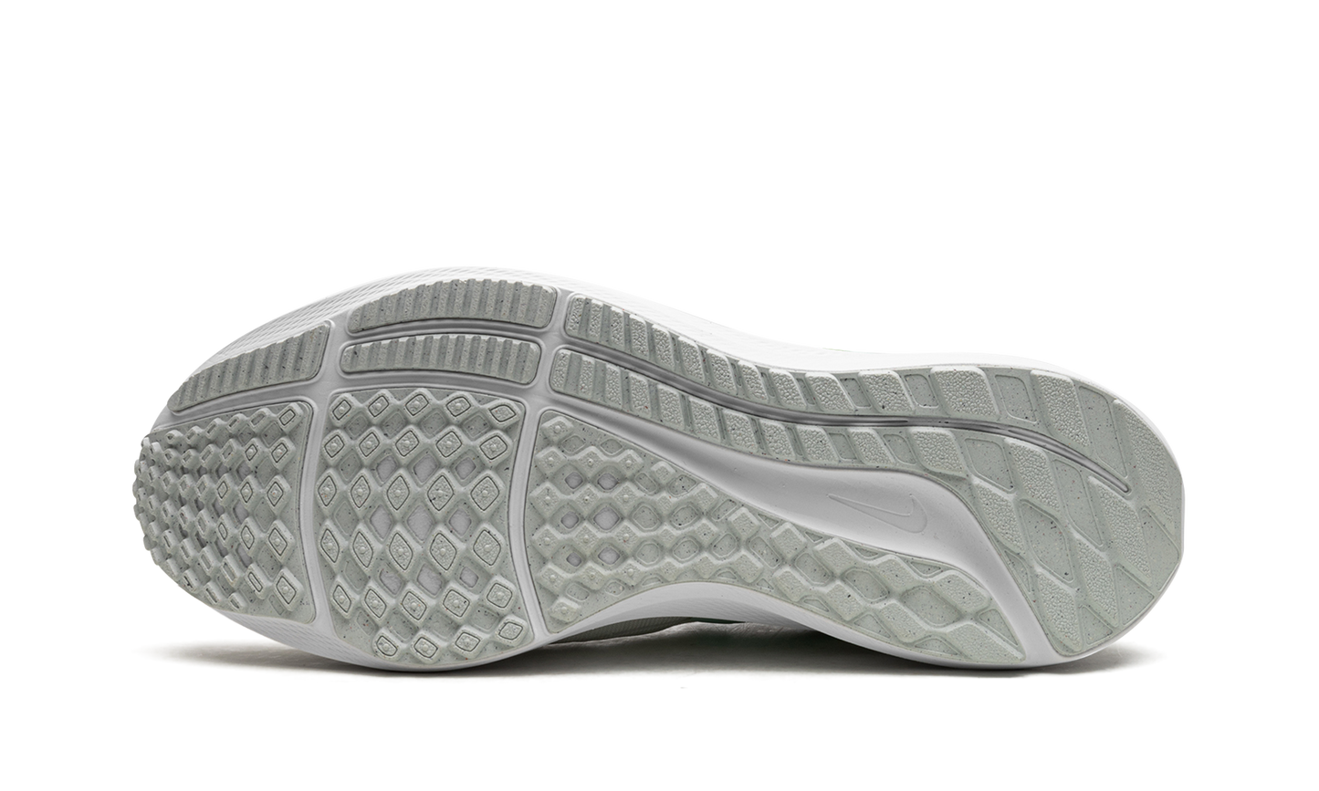 AIR ZOOM PEGASUS 39 MNS WMNS "Barely Green"