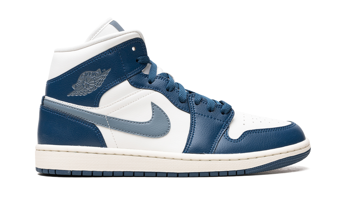 AIR JORDAN 1 MID WMNS "French Blue"
