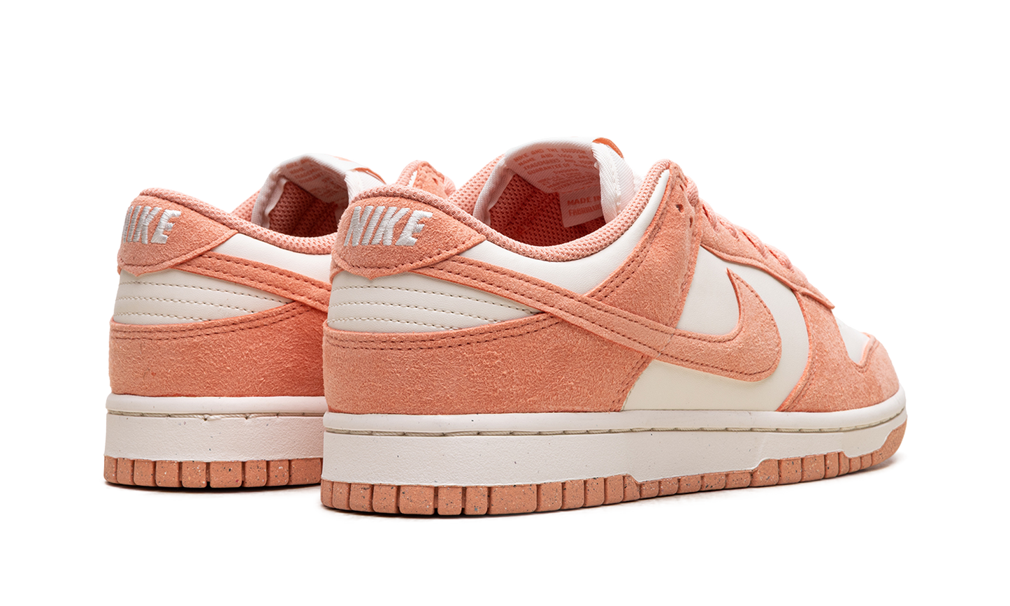 Dunk Low Next Nature WMNS "Apricot Agate"