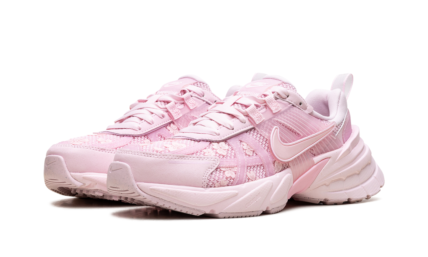 V2K Run WMNS "Pink Foam Arctic Pink"