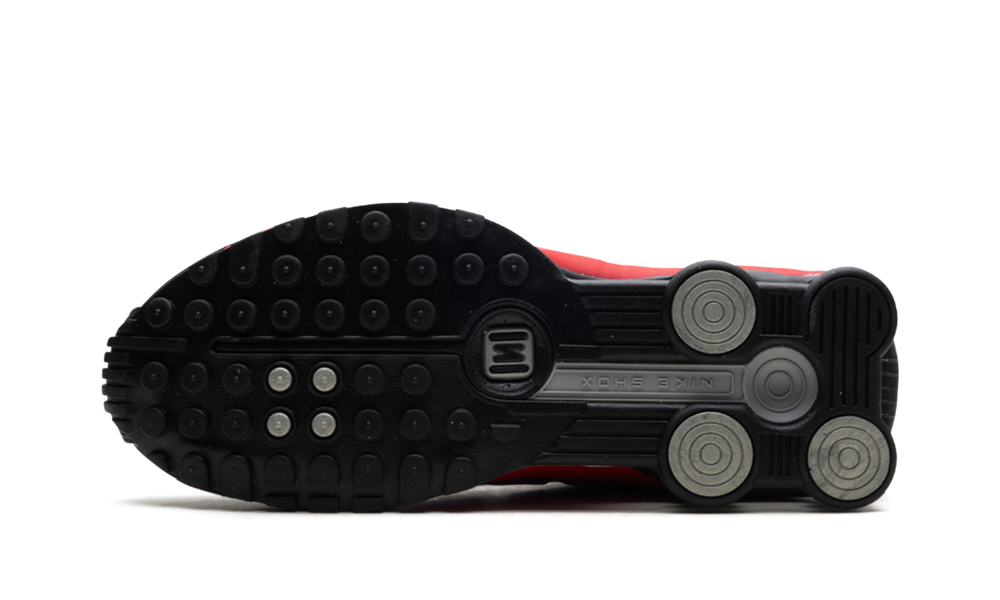 Shox R4 "University Red Black"