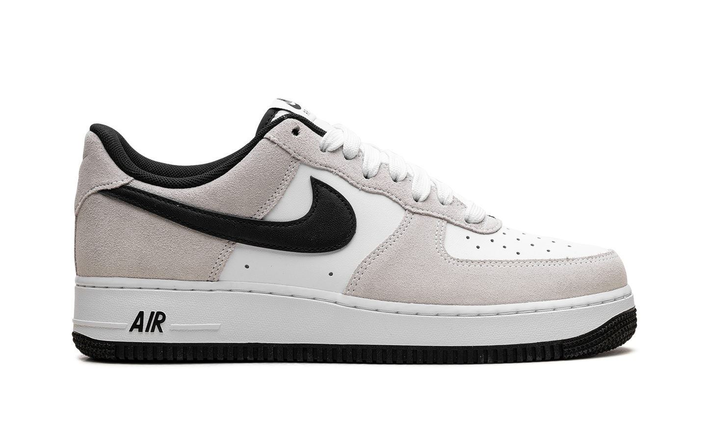 Air Force 1 Low '07 LV8 "White Black"