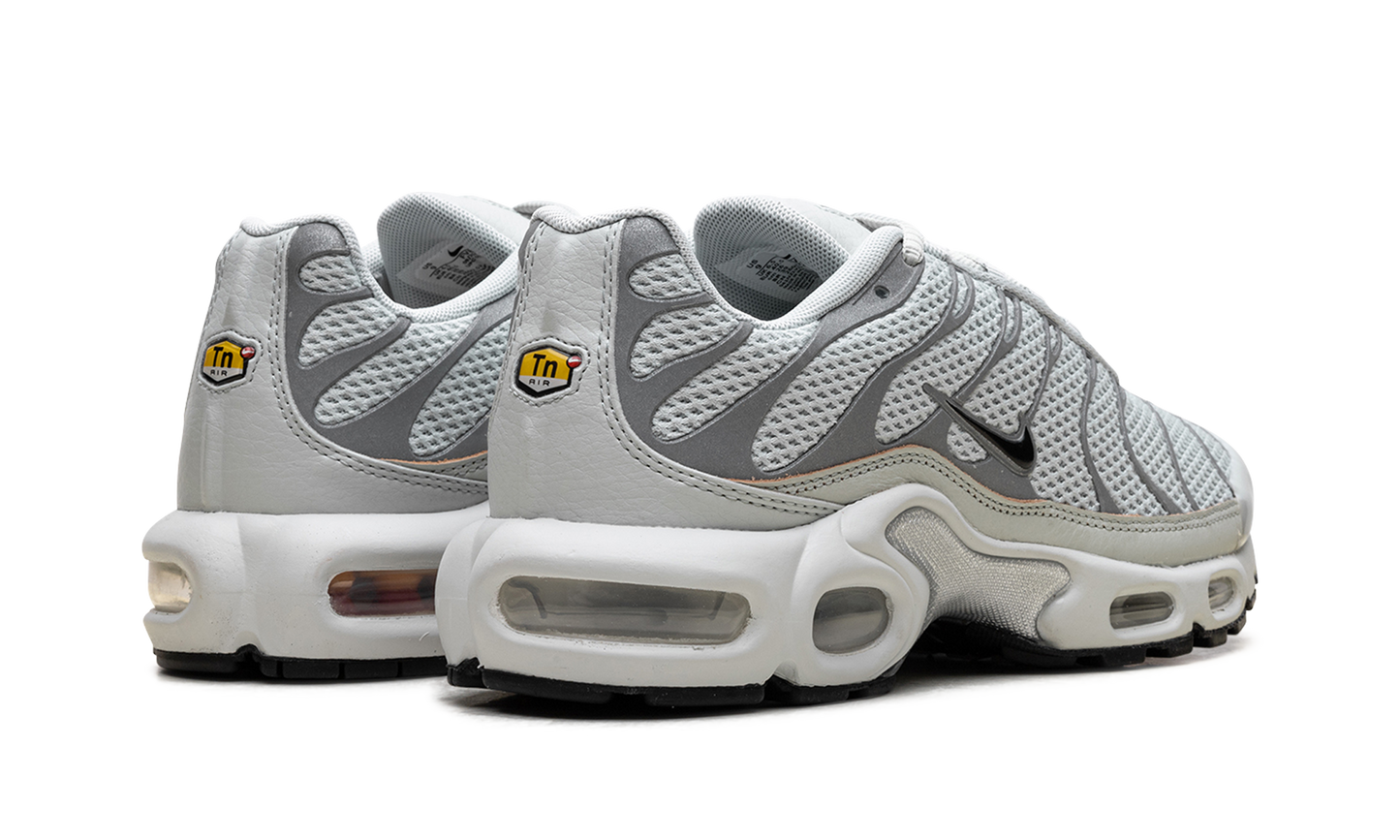 Air Max Plus WMNS "Light Silver"