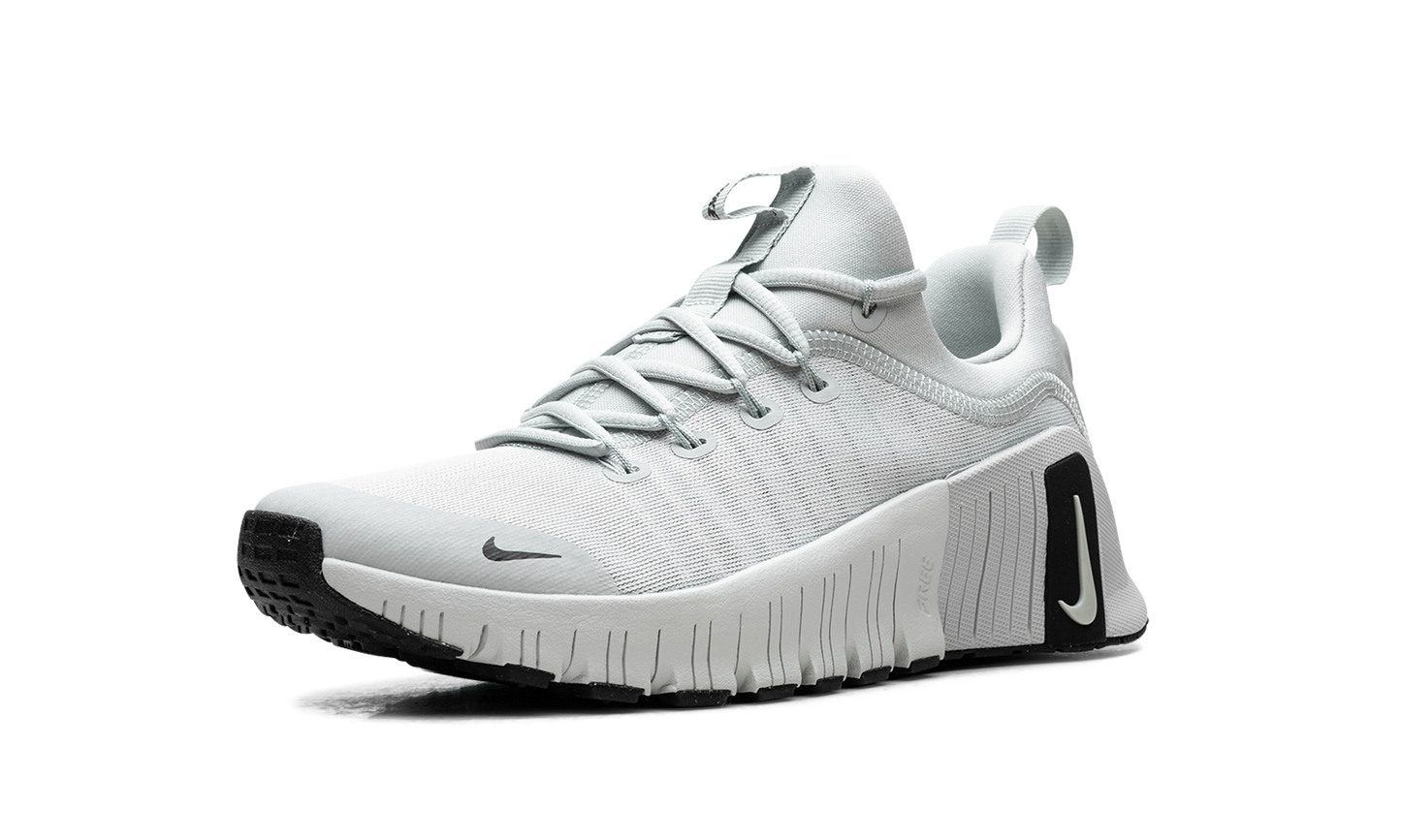 Free Metcon 6 WMNS "Light Silver Black"