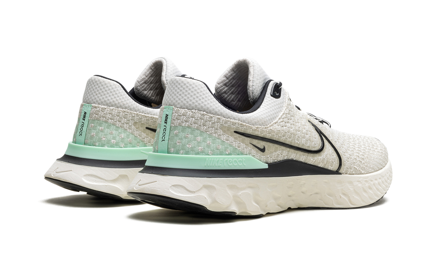 React Infinity Run Flyknit 3 "Phantom Black Mint"