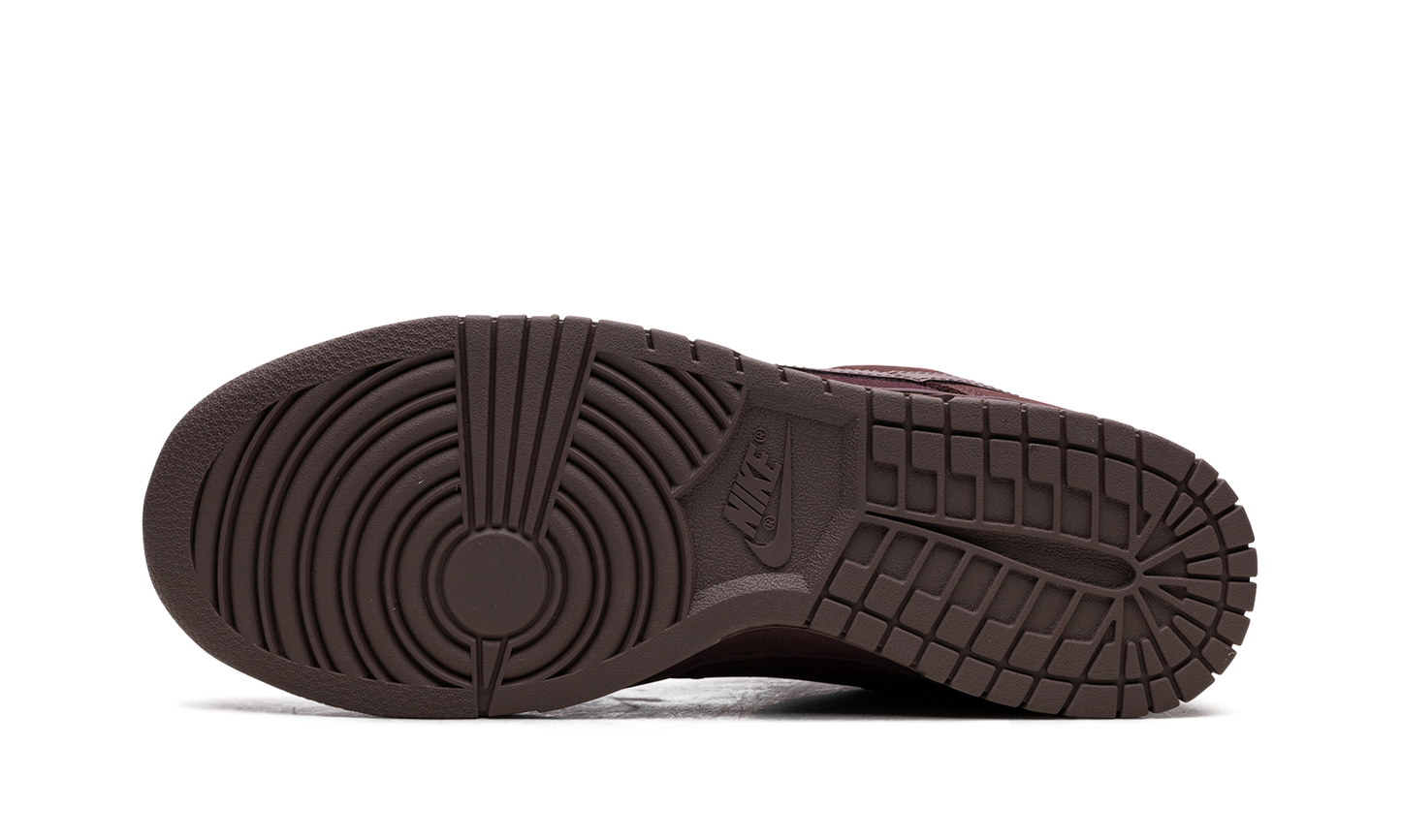 Dunk Low "Burgundy Crush"