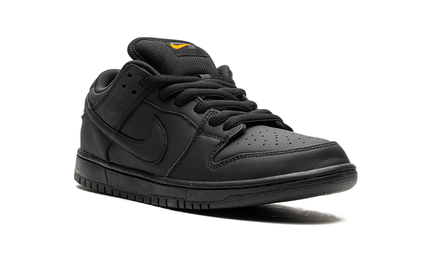 SB Dunk "Triple Black"