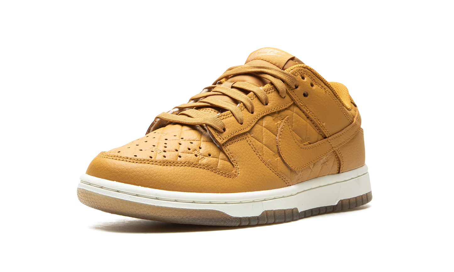 DUNK LO MNS WMNS "Quilted Wheat"
