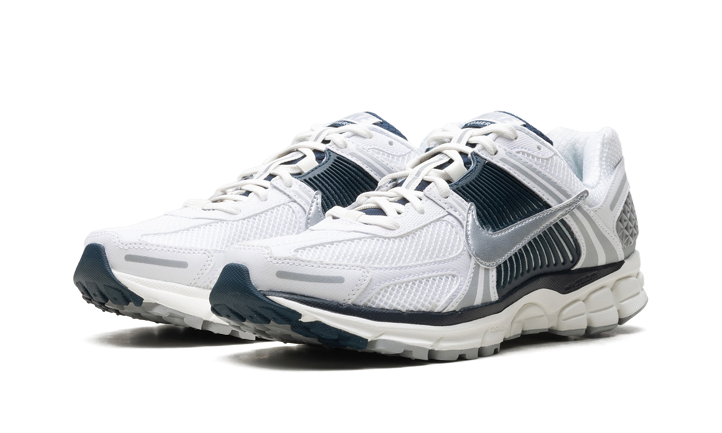 Air Zoom Vomero 5 WMNS "White Armory Navy"