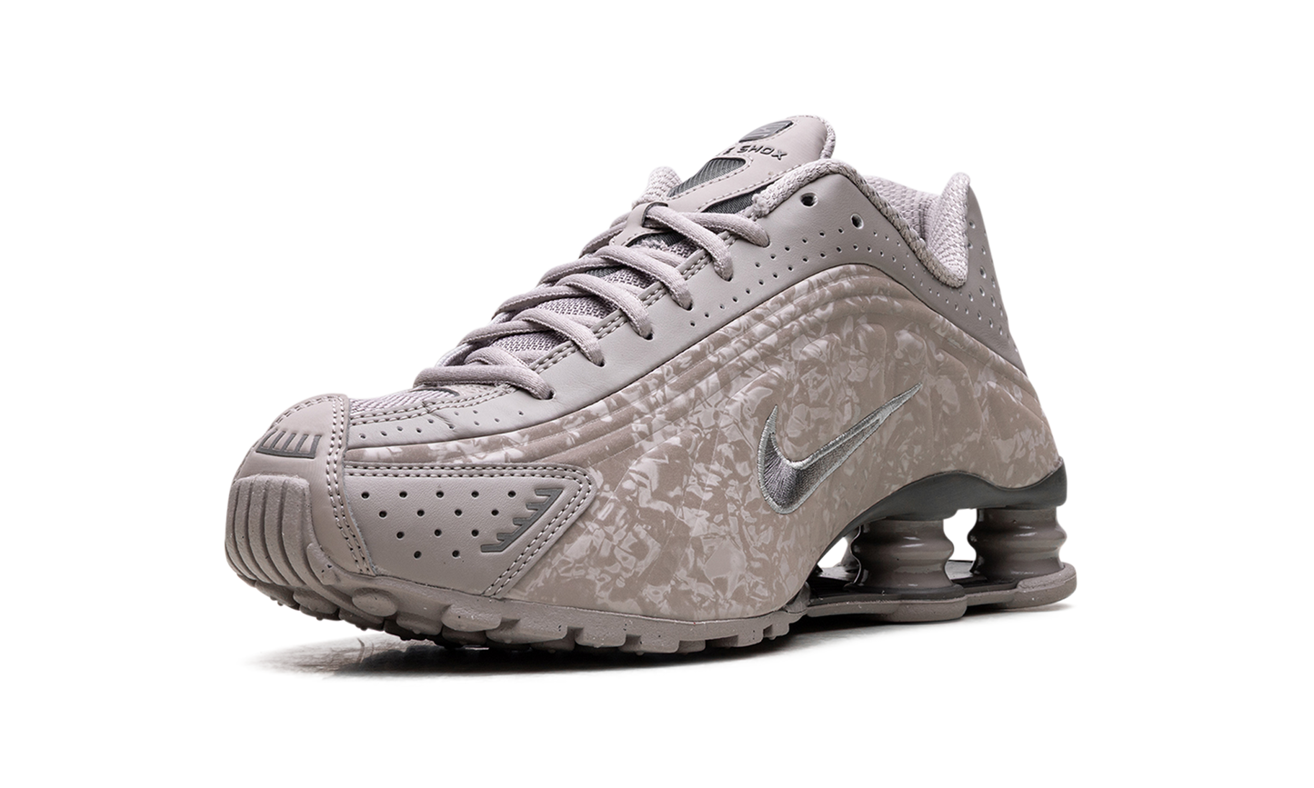 Shox R4 WMNS "Flat Pewter Floral"