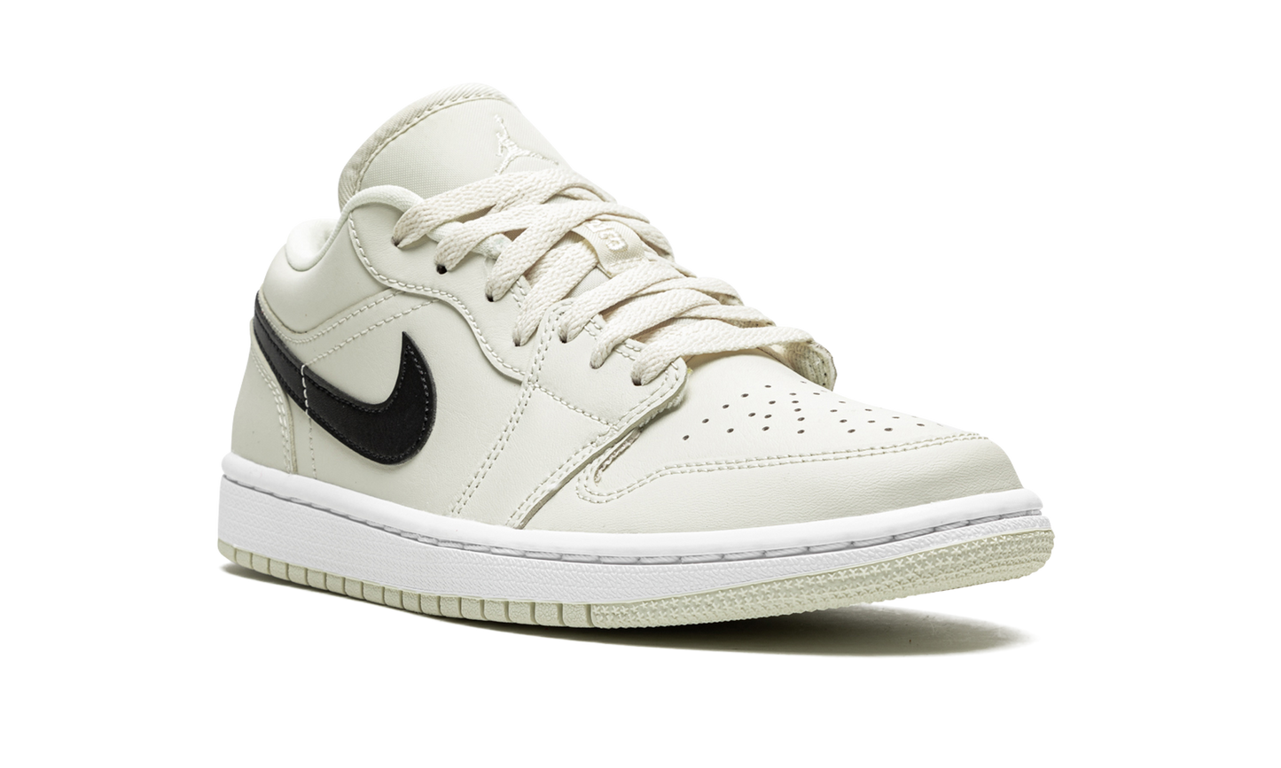 AIR JORDAN 1 LO WMNS "Coconut Milk"