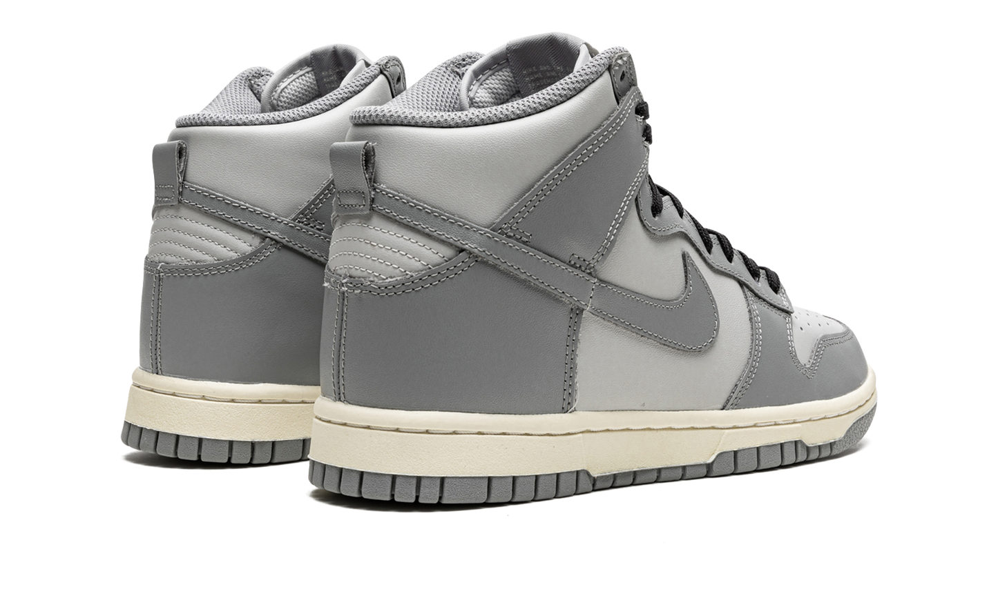 DUNK HIGH WMNS "Aged"