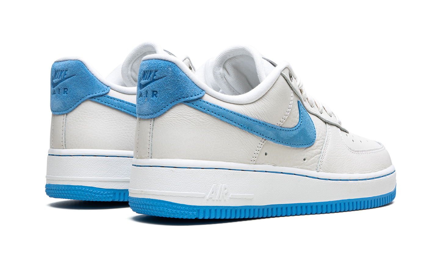 AIR FORCE 1 LO LXX MNS WMNS "University Blue"
