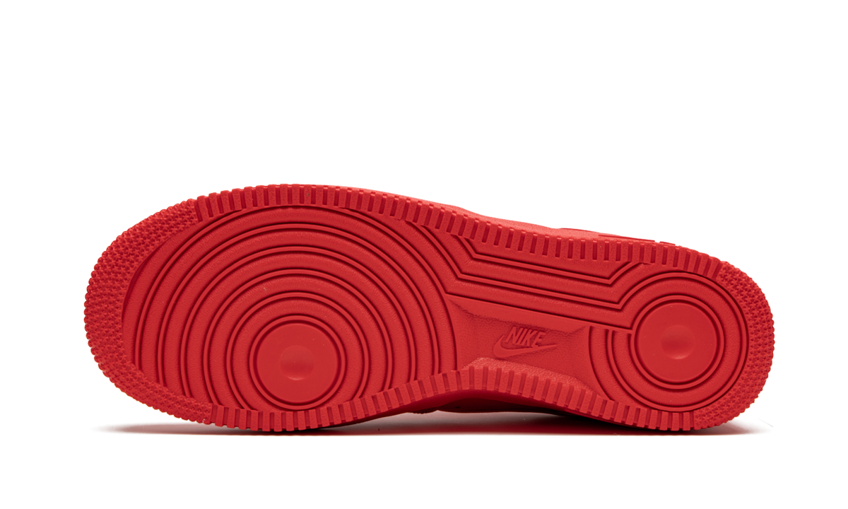 Air Force 1 '07 LV8 "Triple Red"