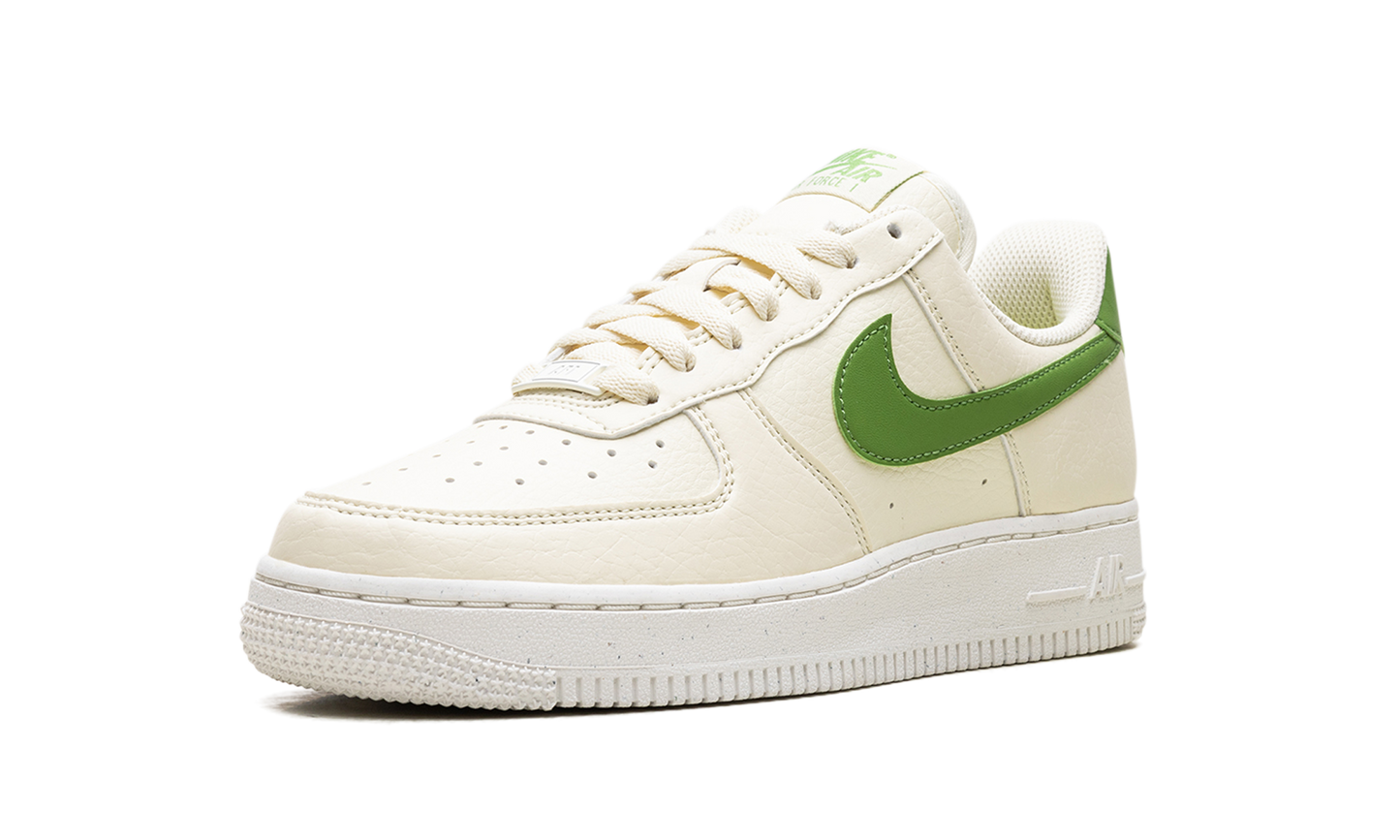 NIKE AIR FORCE 1 '07 LO WMNS "COCONUT MILK"